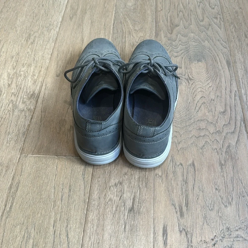 DEXTER Comfort Memory Foam Wingtip Oxfords Men's Size 8 Gray Faux Suede - Picture 2 of 7